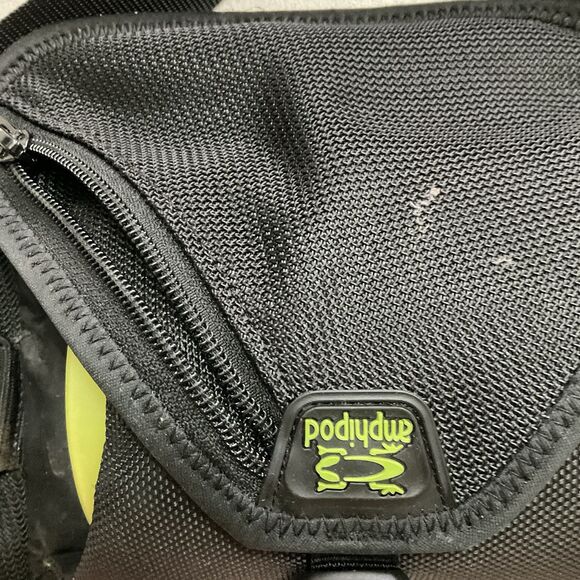 Amphipod Running Bottle Holder With Water & 3 Packets Of Energy Gel - Picture 2 of 9